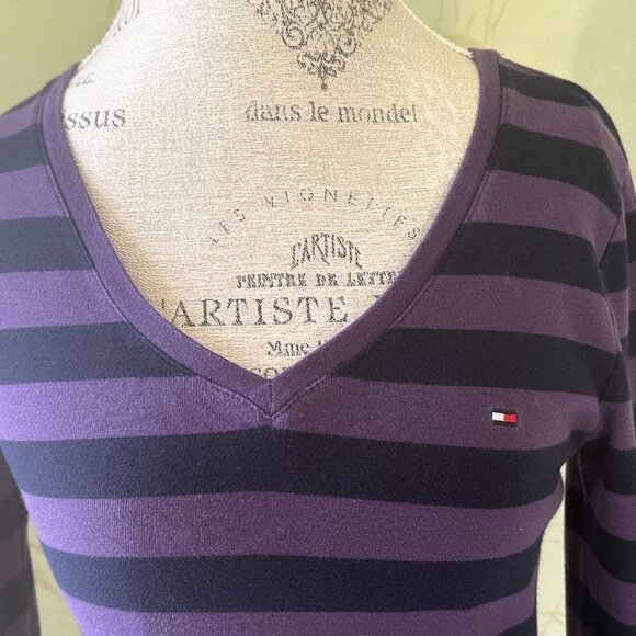 TOMMY HILFIGER V-NECK STRIPED TOP:PREOWNED MEDIUM PLUM PURPLE/MIDNIGHT NAVY - Picture 5 of 9
